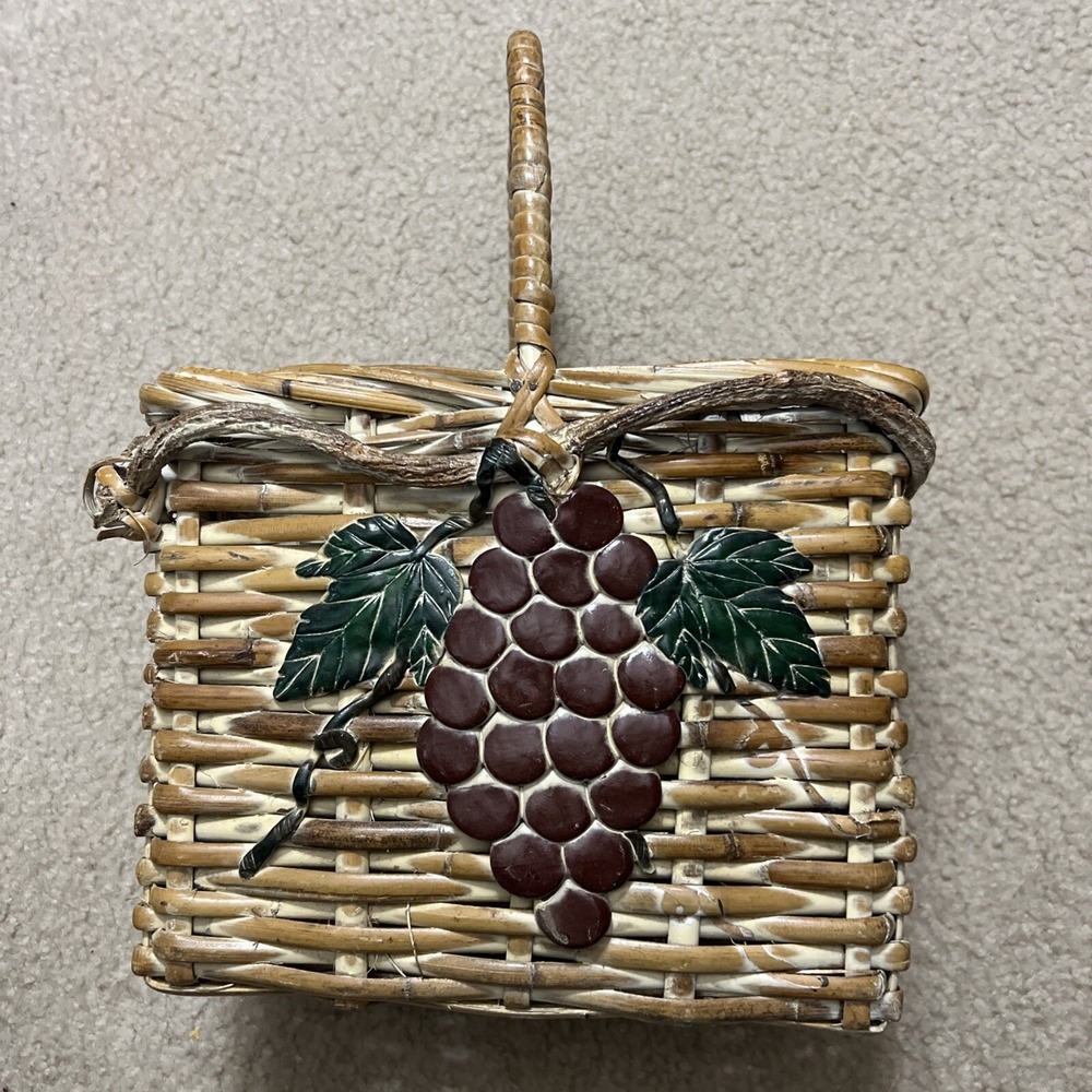 Vintage Wine Wicker‎ Rattan Woven Basket Bottle Holder Grape Branch Very Unique